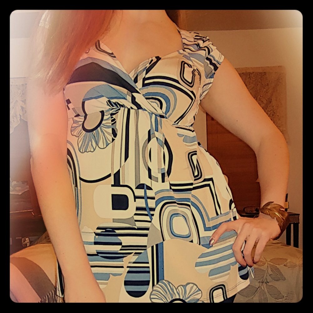Short sleeve geometric shirt